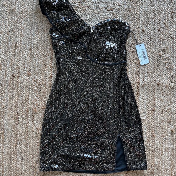 Saylor - Gracie Sequin Ruffle Dress - New with tags NWT - XS 🖤 - Picture 3 of 10